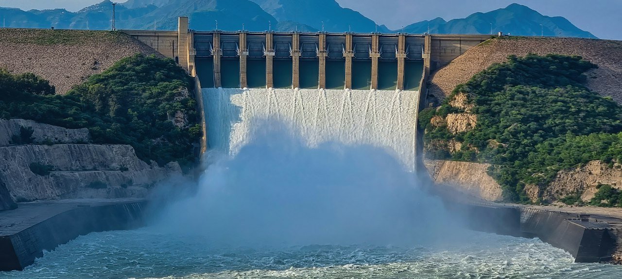 Su kaynakları yönetimini temsil eden rezervuar görünümü